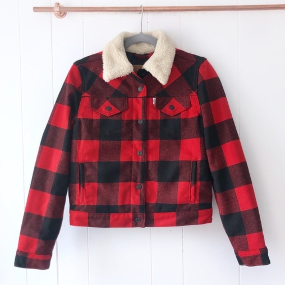 Levi’s • NWT holiday buffalo Plaid Sherpa Jacket